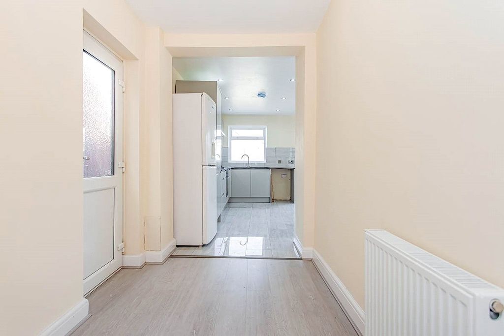 Property photo 3 of 13 Picture No. 02