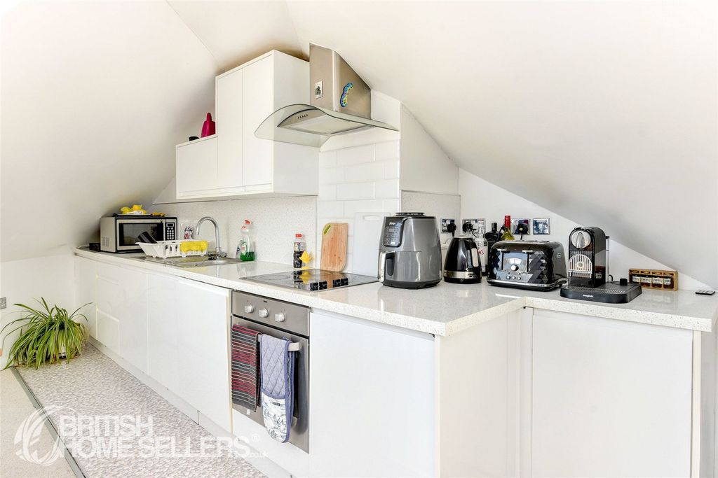 Property photo 3 of 28 Picture No. 27