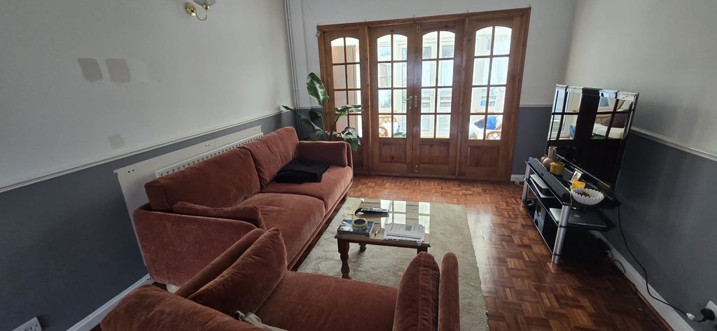 Property photo 3 of 5