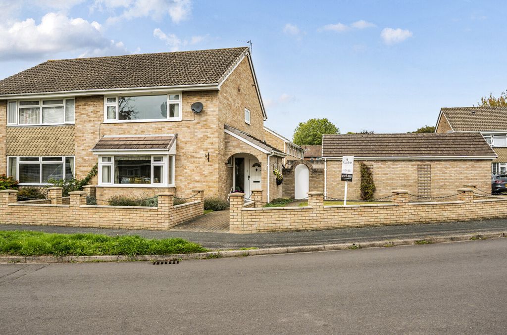 Property photo 1 of 14 1356373-25-68ce7E...