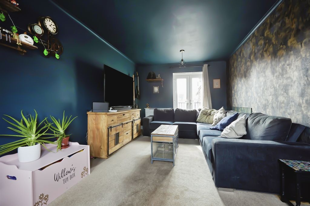 Property photo 2 of 8