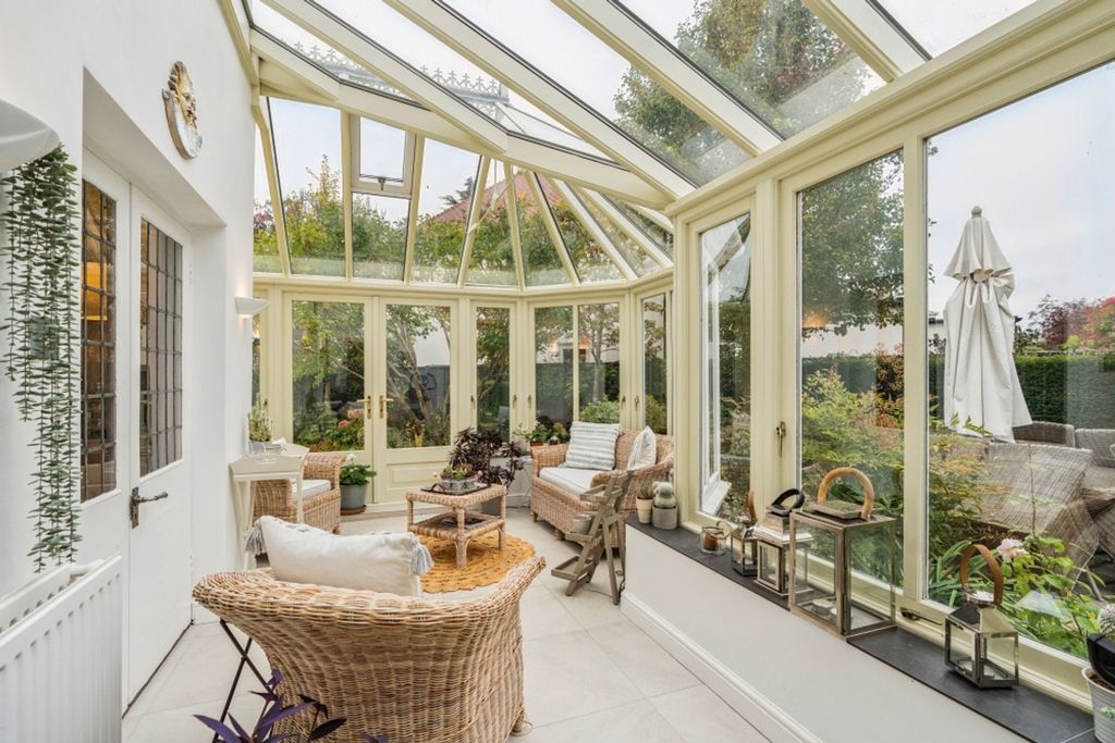 Property photo 3 of 24