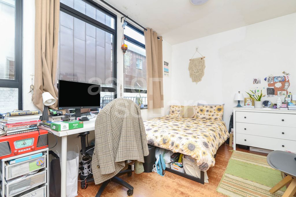 Property photo 1 of 4