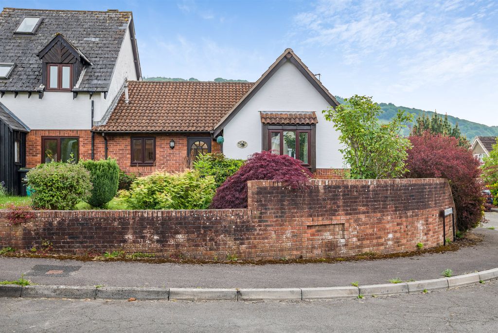 Property photo 1 of 20