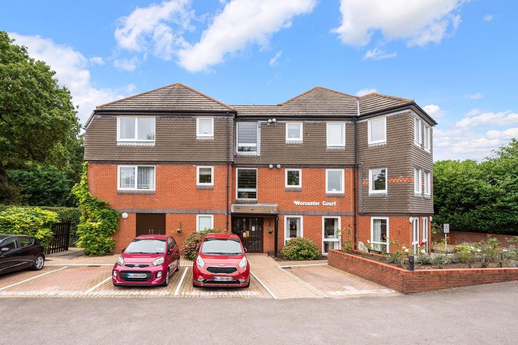 Property photo 1 of 17 Worcester Court