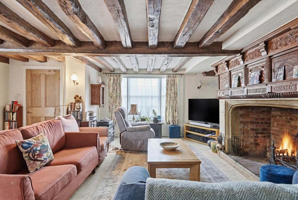 Property photo 2 of 25