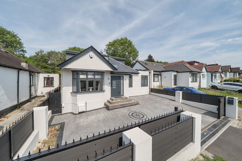 Property photo 1 of 27 1312744-1-68519dc...