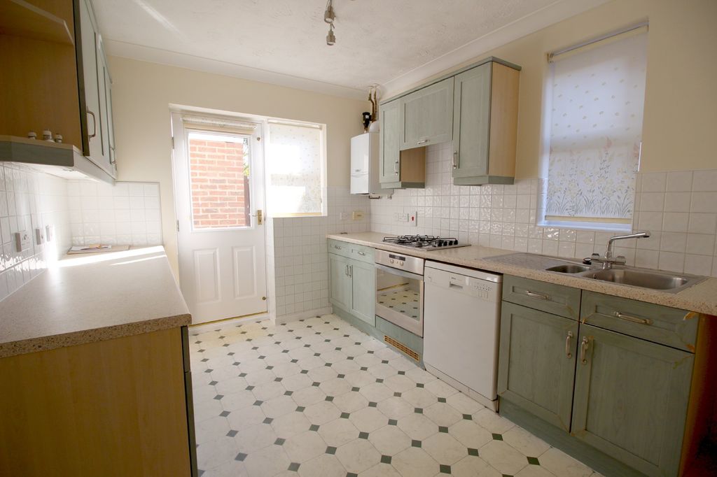 Property photo 2 of 10 Photo 02