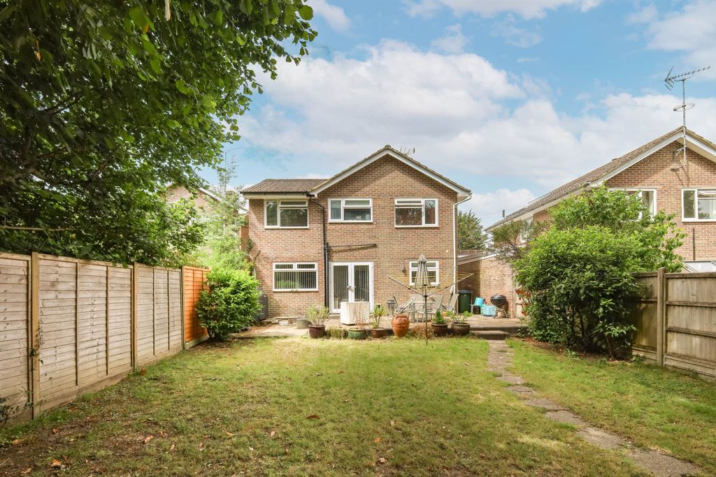 Property photo 2 of 23