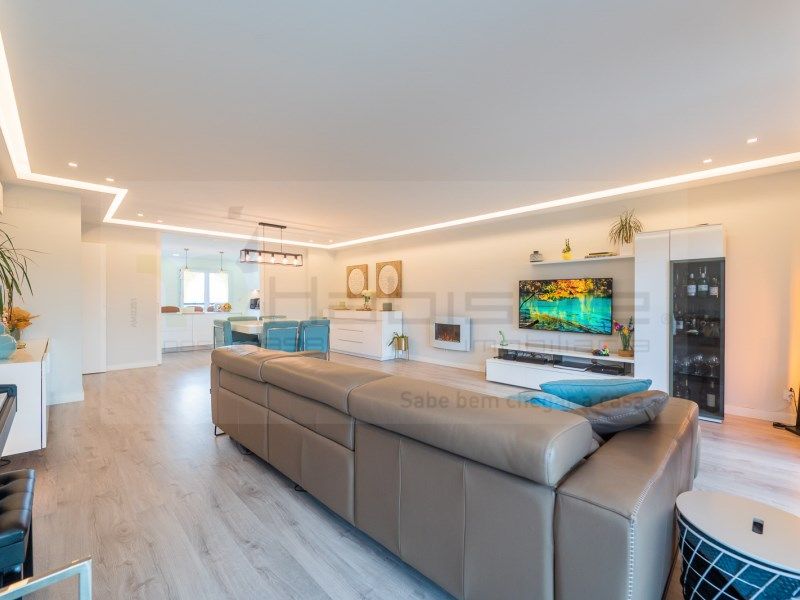 Property photo 2 of 65