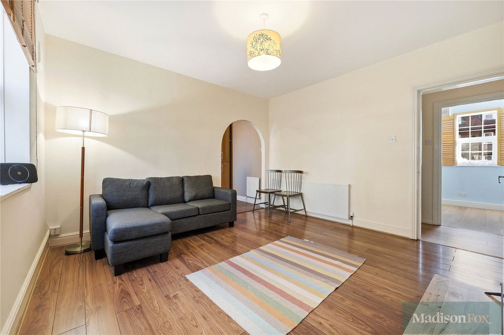 Property photo 3 of 16 Picture No. 17