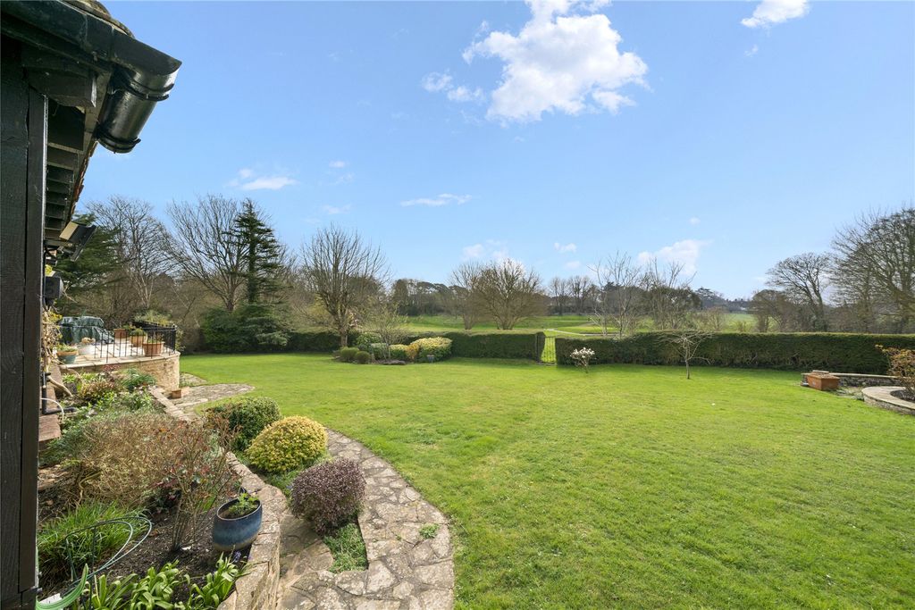 Property photo 2 of 26 Picture No. 35