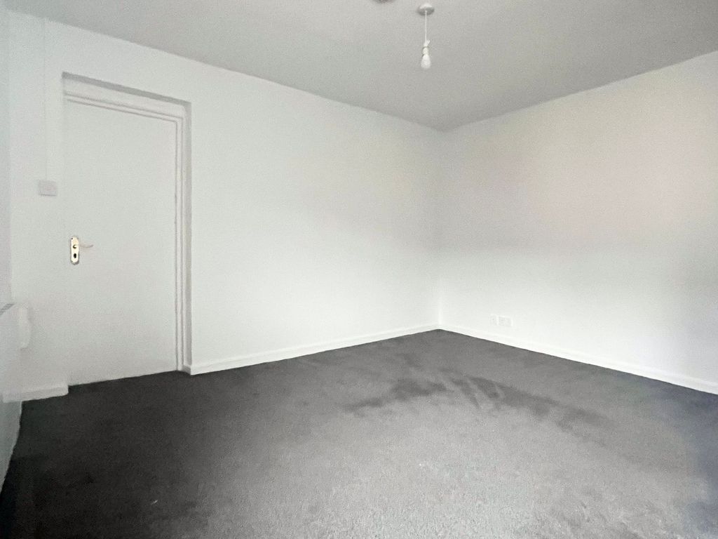 Property photo 3 of 7 Photo 2