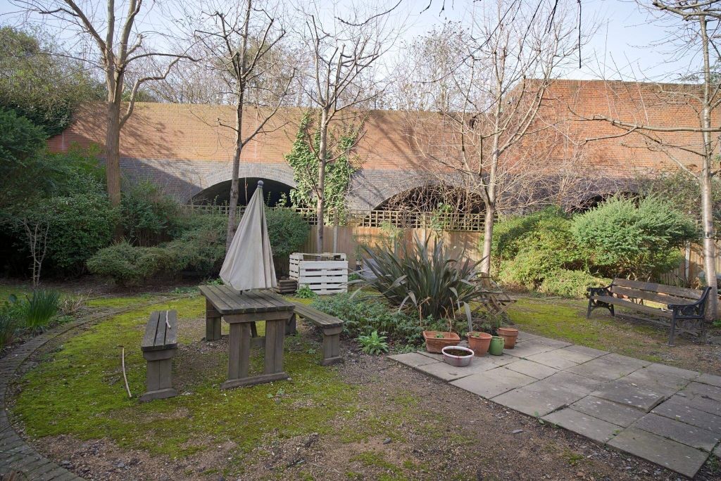 Property photo 1 of 3