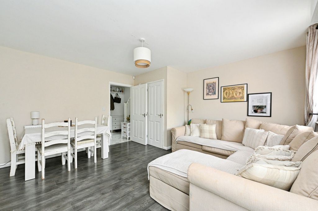 Property photo 3 of 24 Pbox-Img.Jpg
