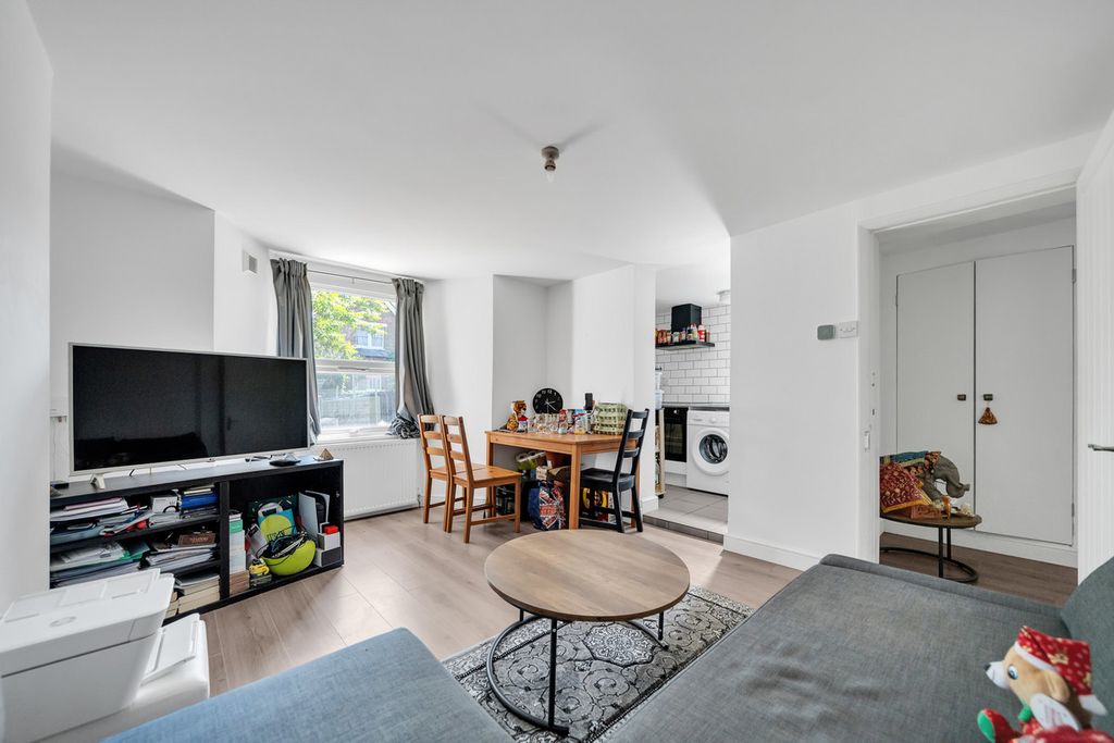 Property photo 2 of 12