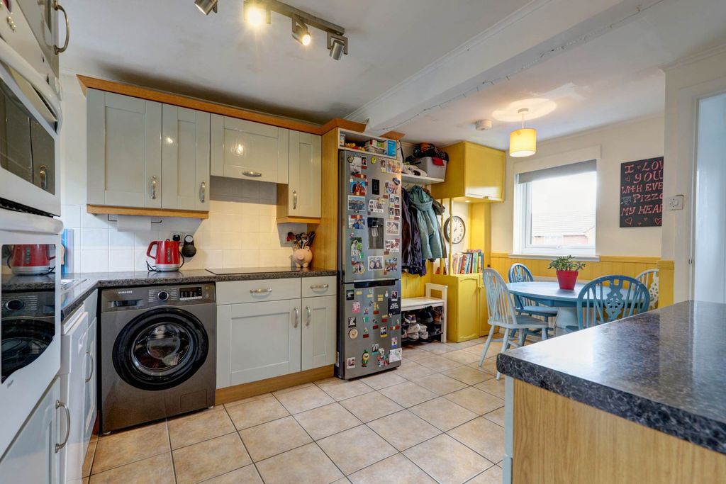 Property photo 3 of 16