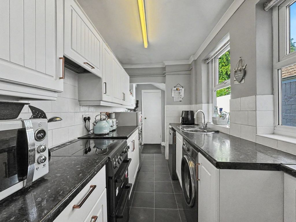 Property photo 3 of 28