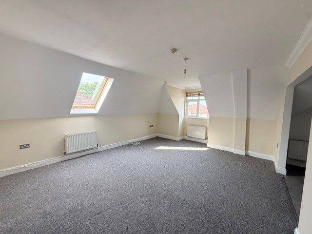 Property photo 3 of 11 Lounge