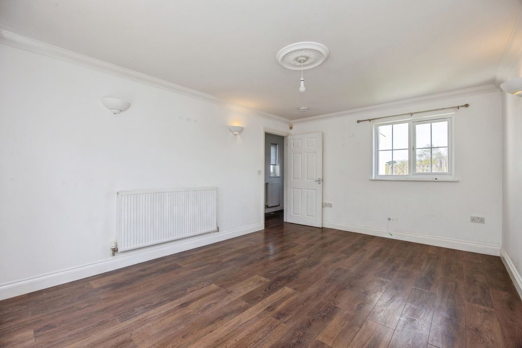 Property photo 3 of 20 Pbox-Img.Jpg