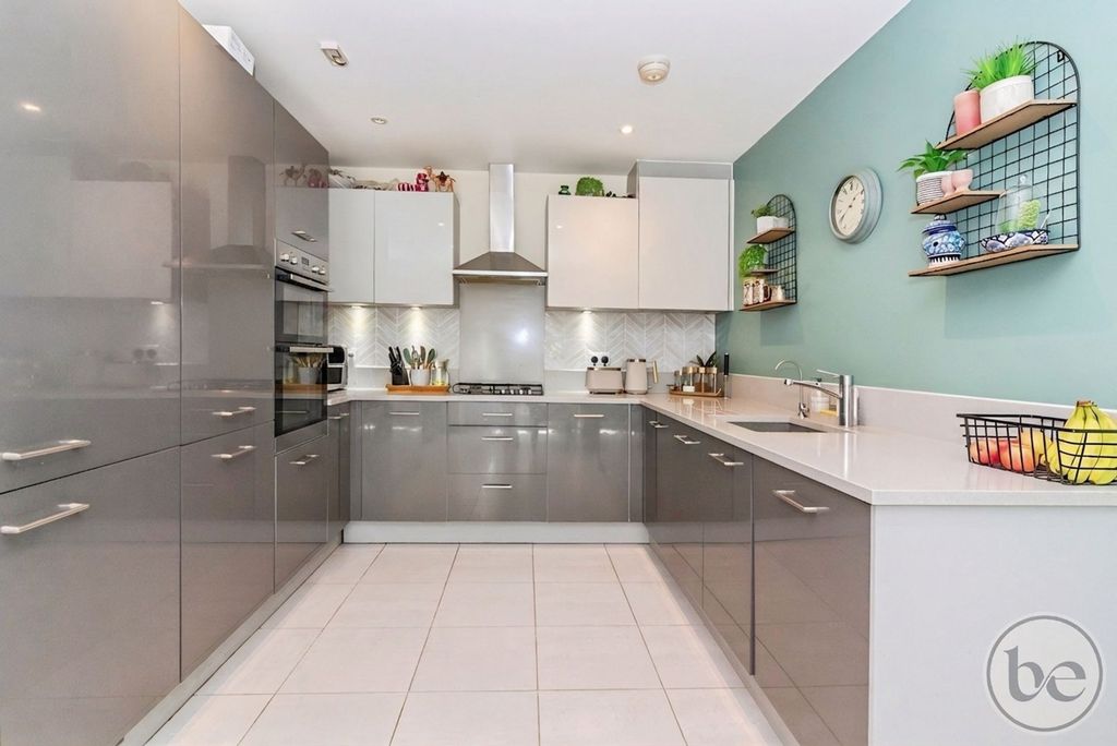 Property photo 3 of 47 Kitchen Breakfast Room
