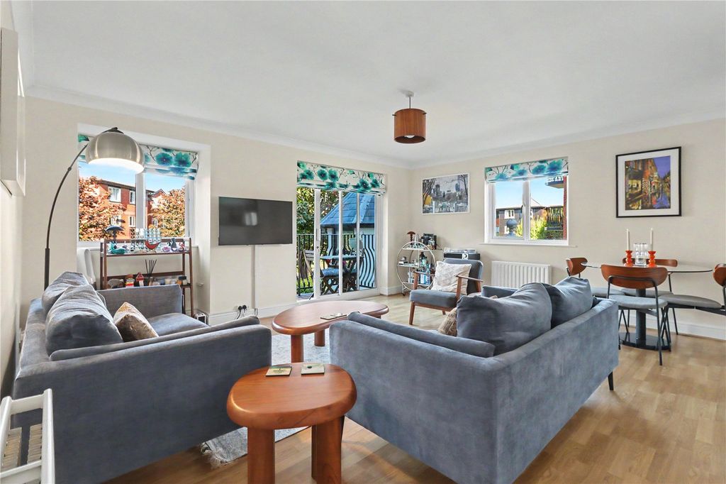 Property photo 2 of 11 Living/Dining