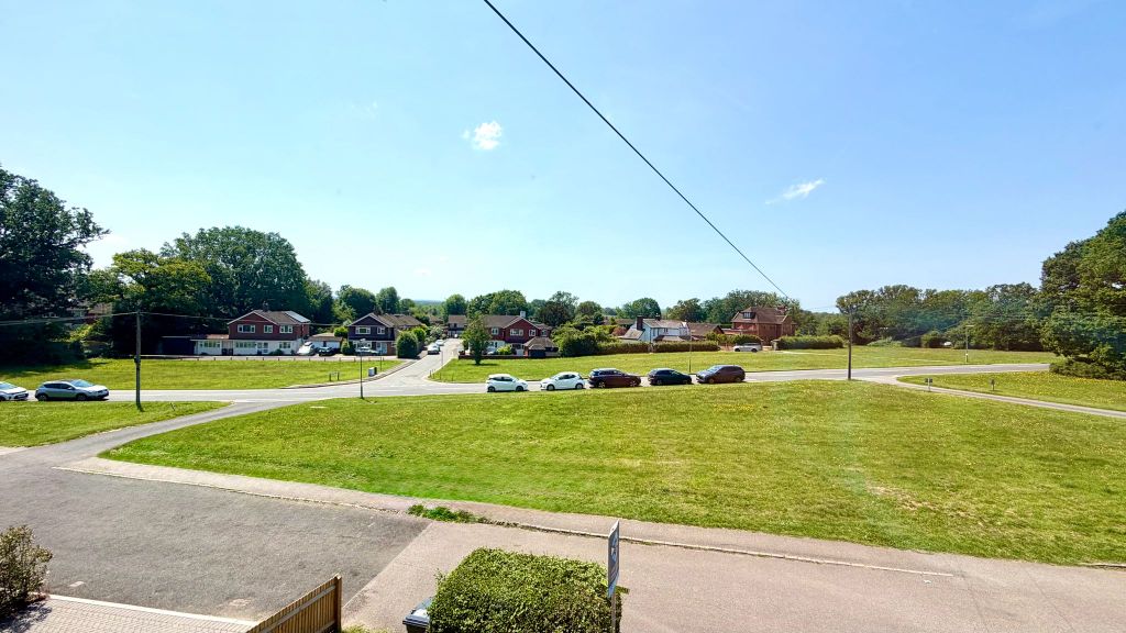 Property photo 2 of 31