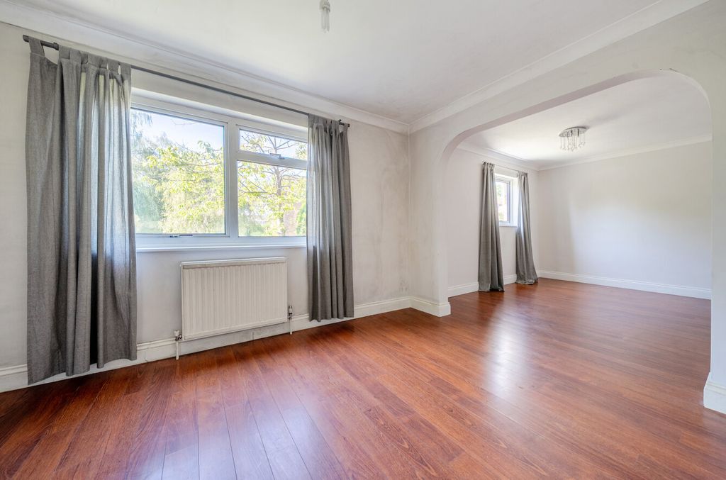 Property photo 3 of 15 1357841-17-68cd52...