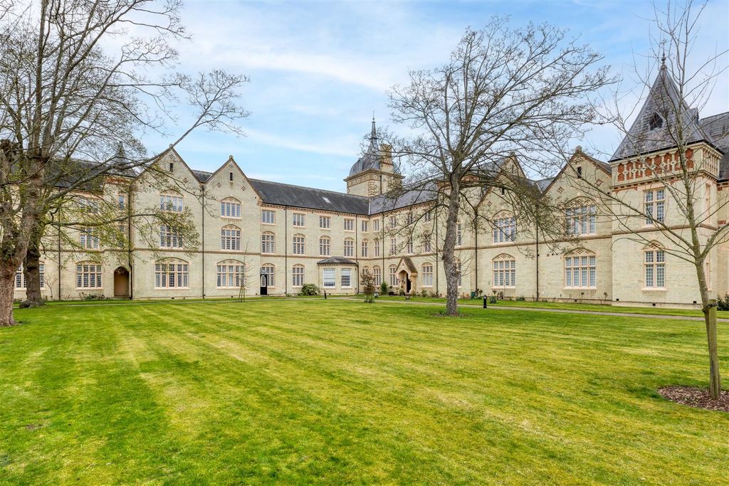 Property photo 1 of 17 South Wing