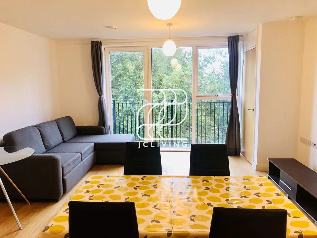 Property photo 1 of 9 209 Bow Road, London E3
