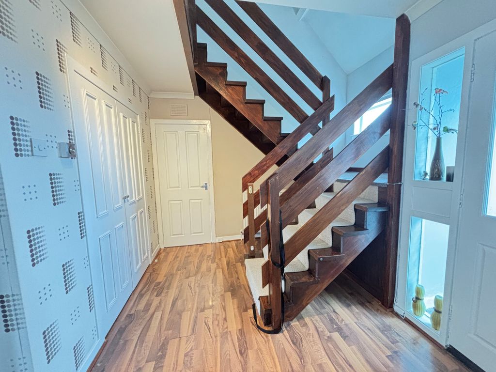 Property photo 2 of 14 Entrance