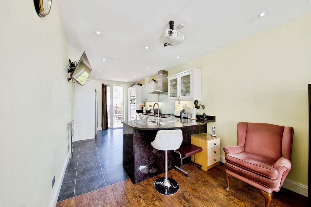 Property photo 3 of 15