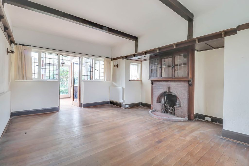 Property photo 2 of 21