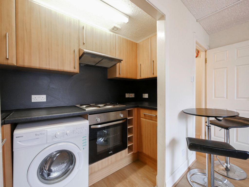 Property photo 3 of 7 Kitchen