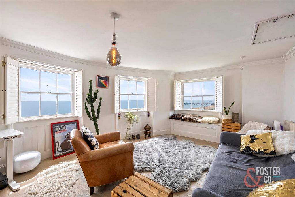 Property photo 1 of 19 Marine Parade 127, Collingwood House 11-005.Jpg