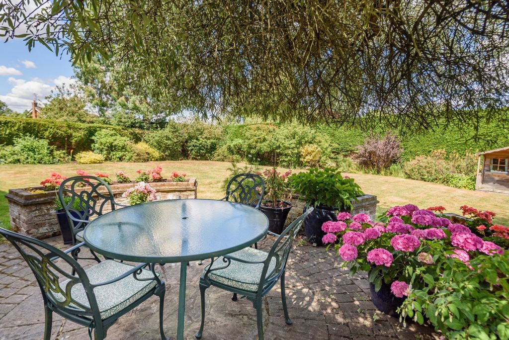 Property photo 3 of 16 Garden And Terrace
