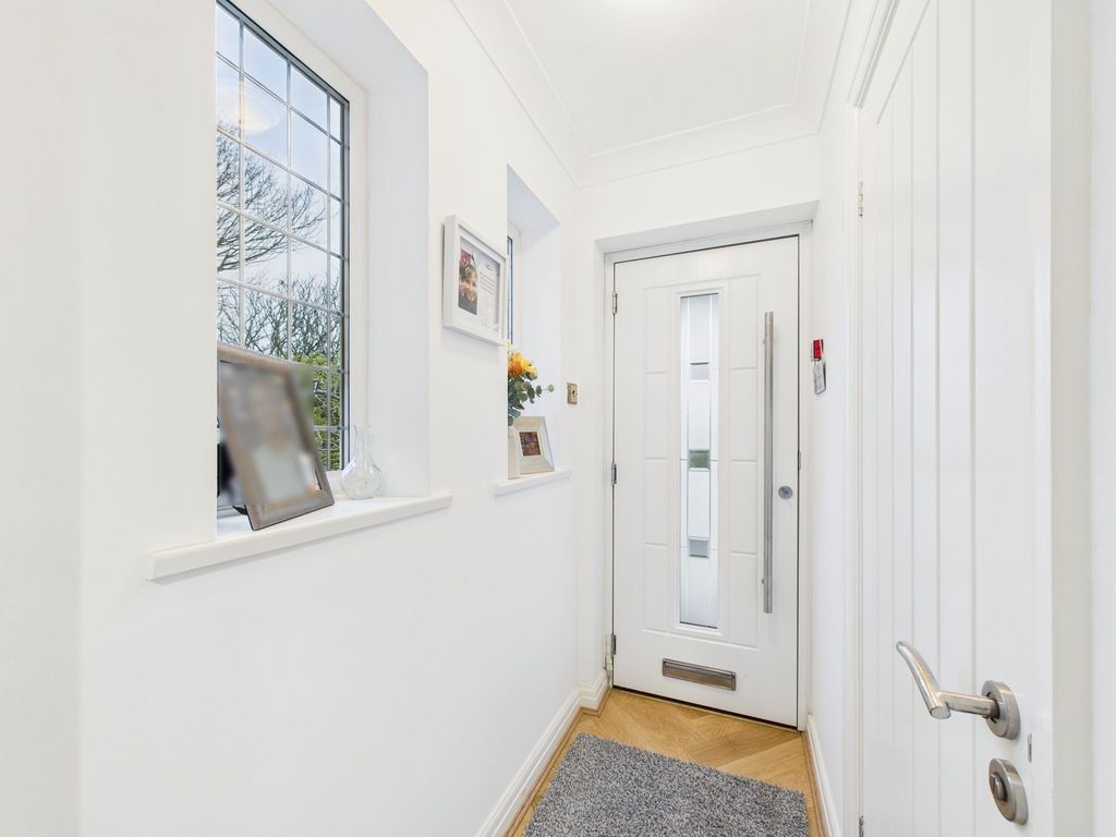 Property photo 2 of 32