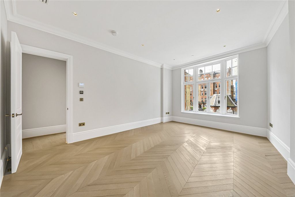 Property photo 2 of 17 Reception Room