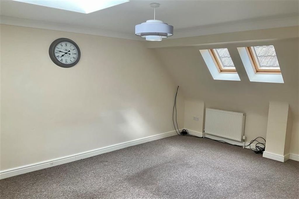 Property photo 2 of 7 (Main)