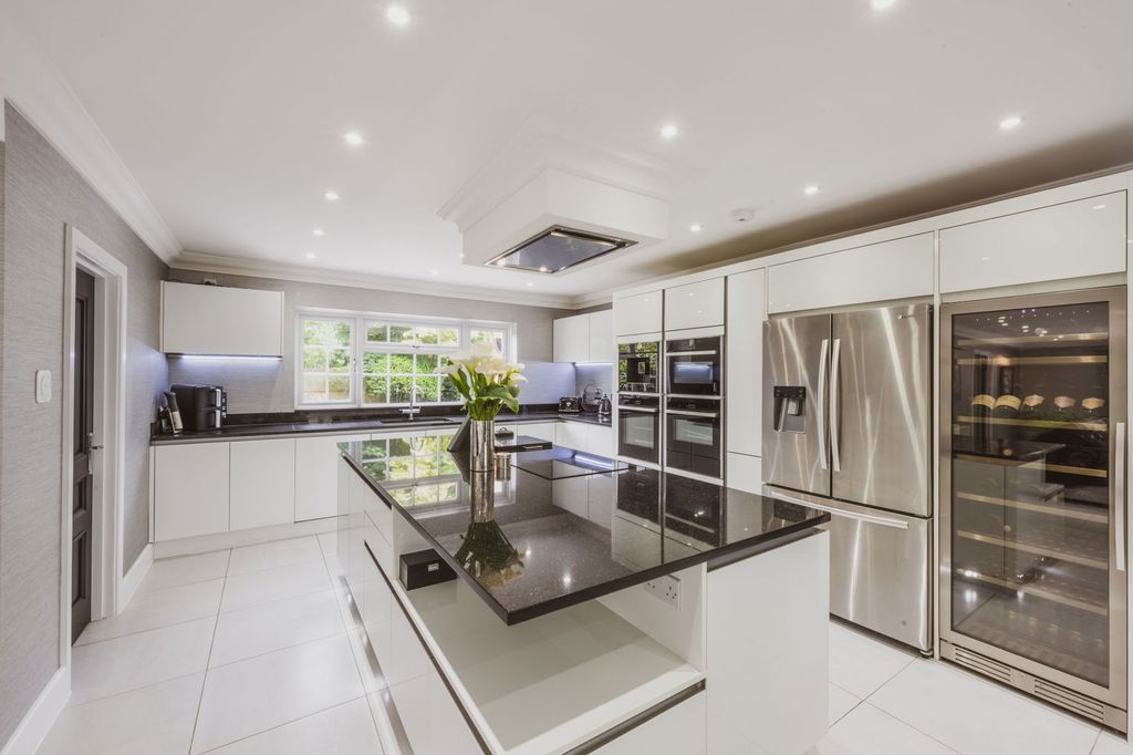 Property photo 3 of 55