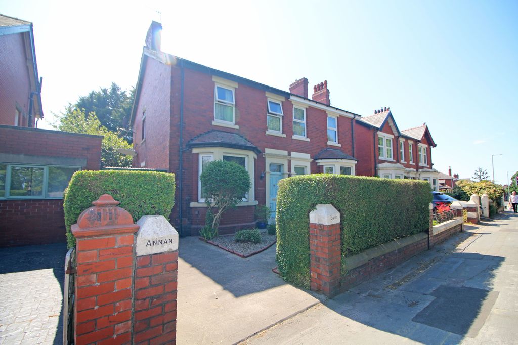 Property photo 1 of 21