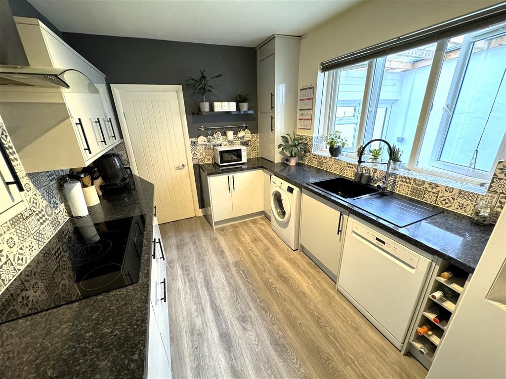 Property photo 3 of 11 Image