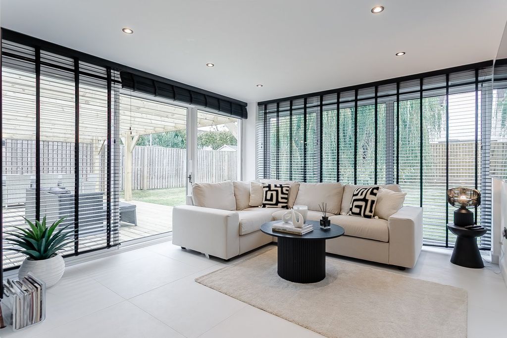 Property photo 2 of 34