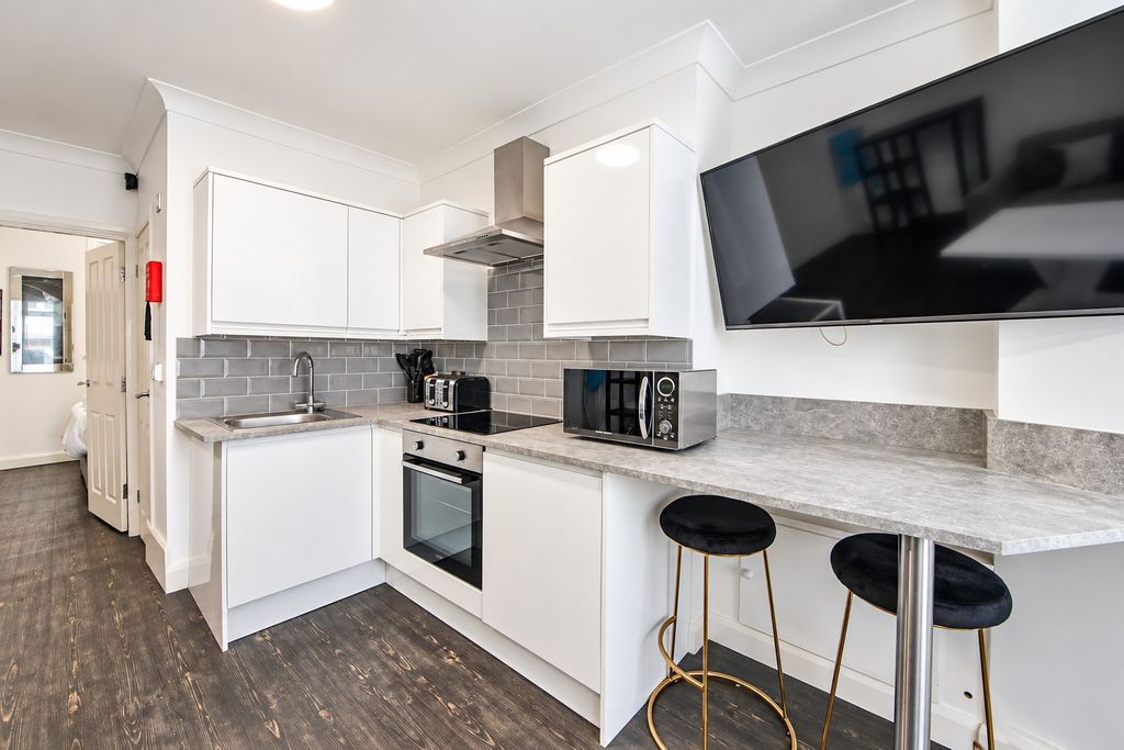 Property photo 3 of 6 4737612