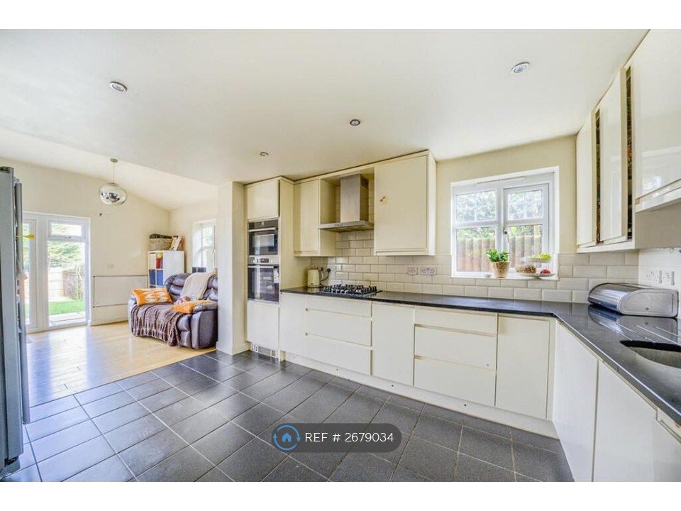 Property photo 3 of 5 Shared Kitchen