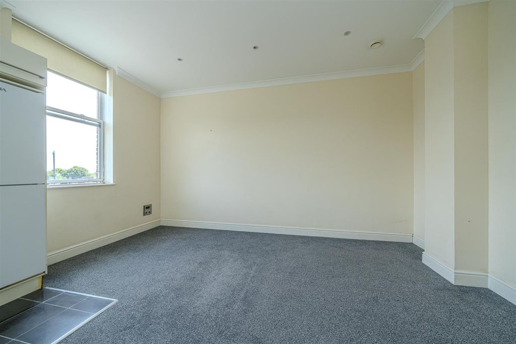 Property photo 3 of 16 Kitchen/Lounge/Dining Room
