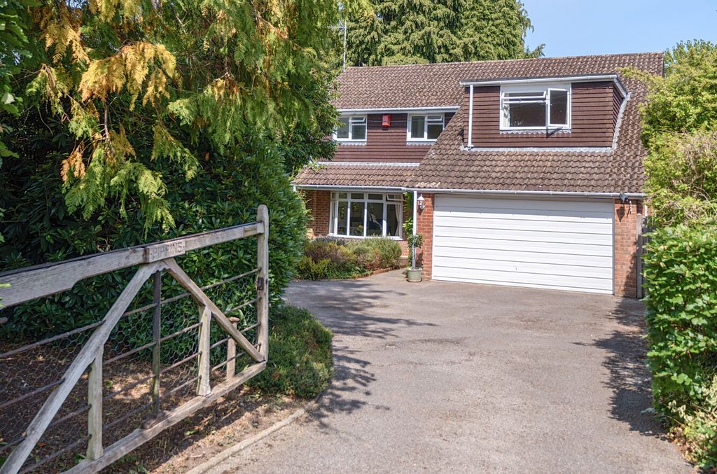 Property photo 1 of 19 1315665-3-689358c...