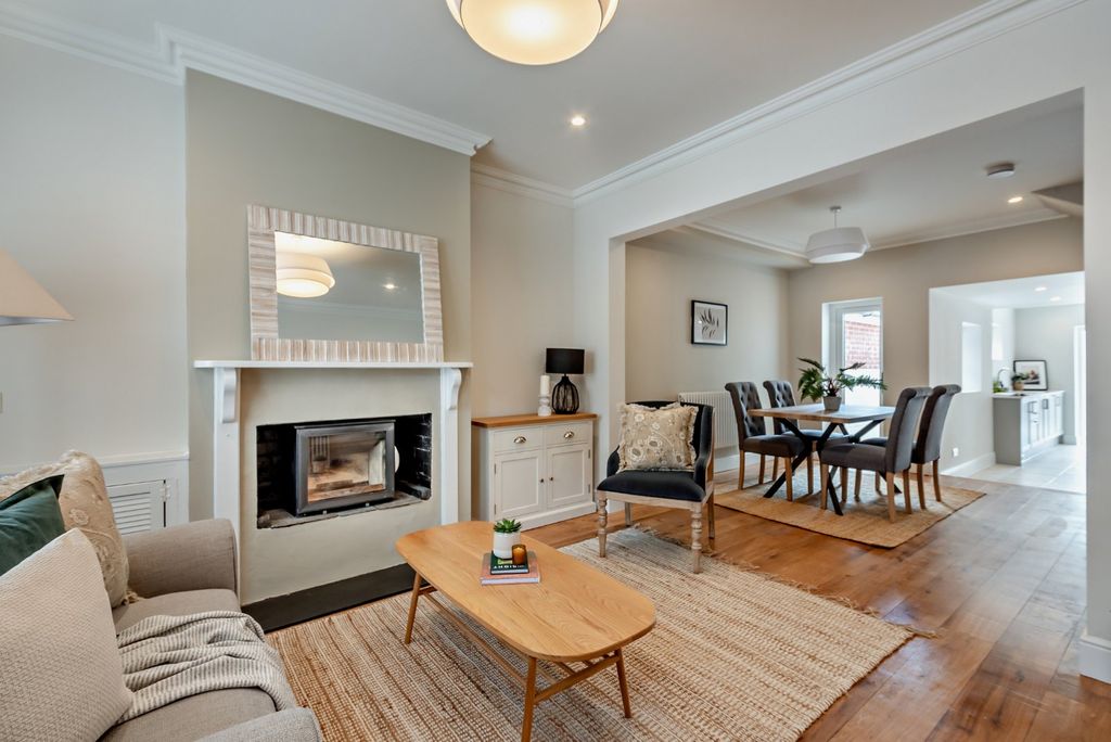Property photo 3 of 12 Sitting Room