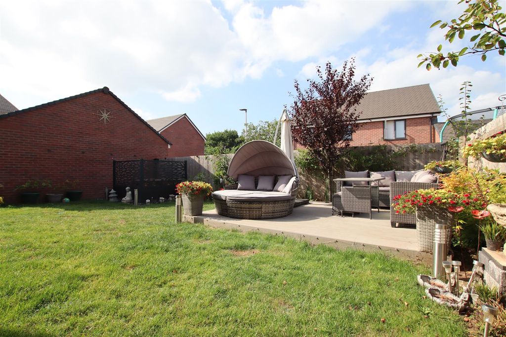 Property photo 3 of 16 Rear Garden.Jpg