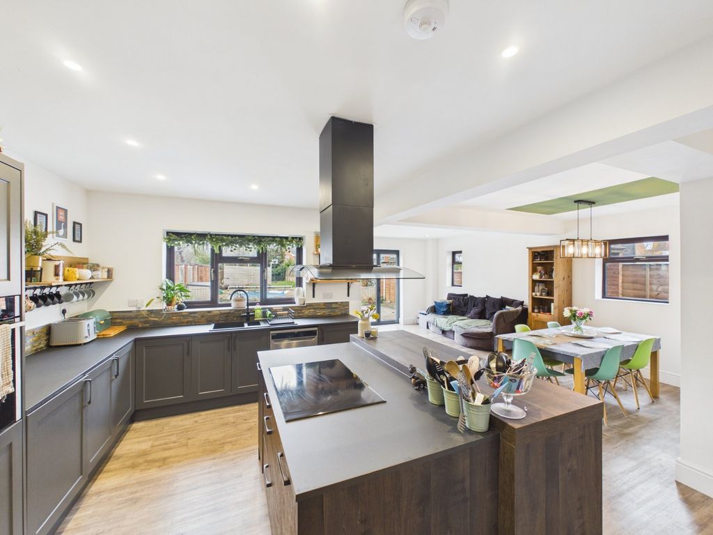 Property photo 2 of 22 Picture No. 14